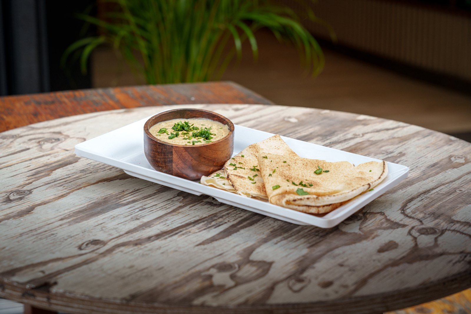 Hausgemachte Hummus Schale